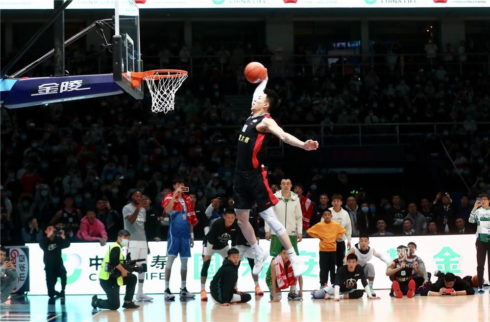 TA：如果维尔贝克继续保持出色状态，他可以担任凯恩的替补（TA：若维尔贝克延续火热状态，可胜任凯恩替补）